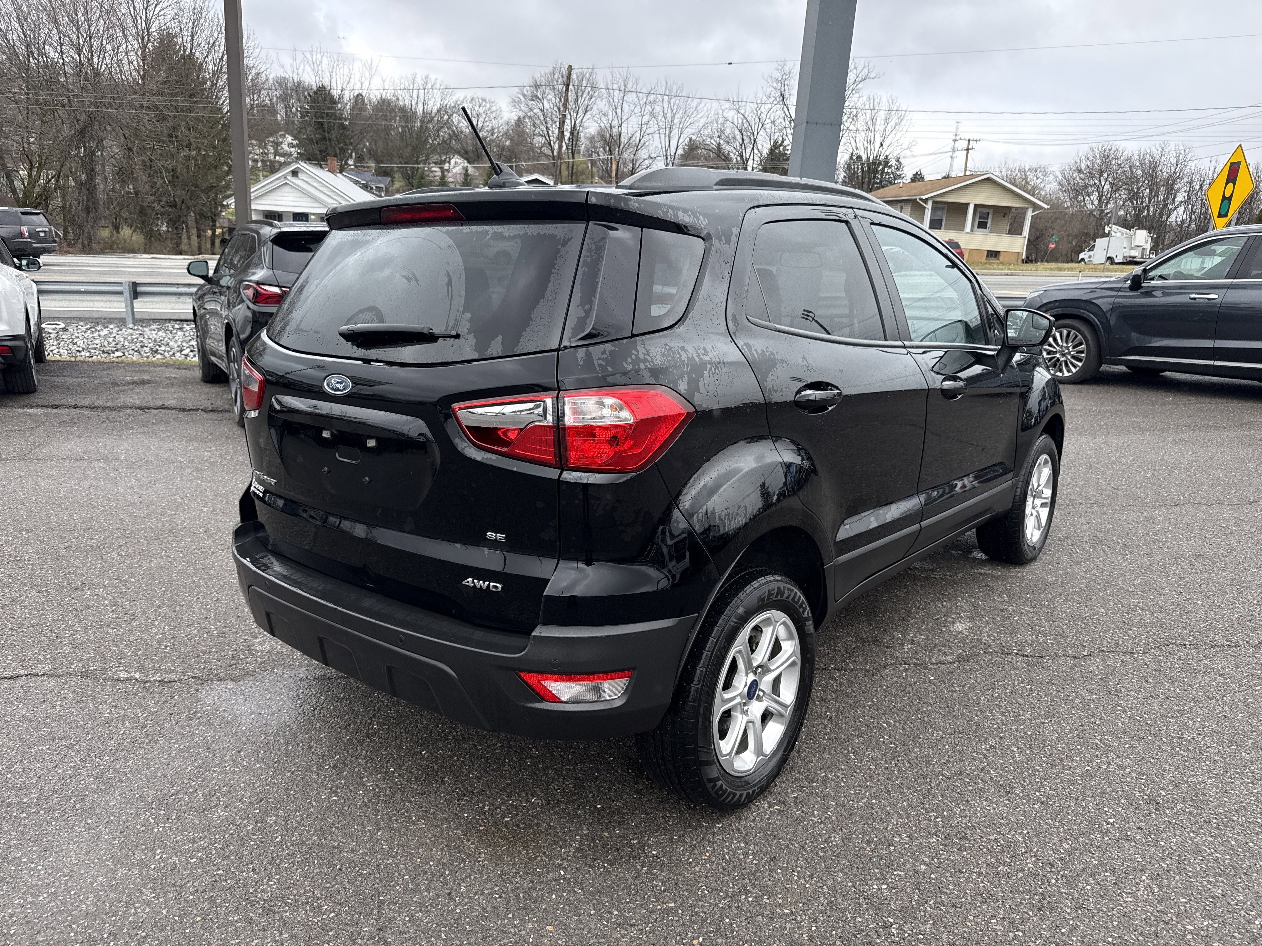 Used 2021 Ford EcoSport SE image 3