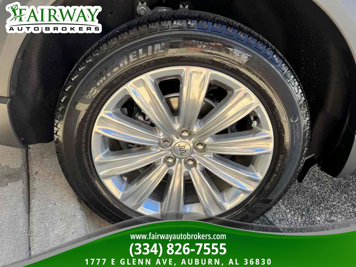 Used 2023 Ford Explorer King Ranch w/ Technology Package AWD/4WD image 38