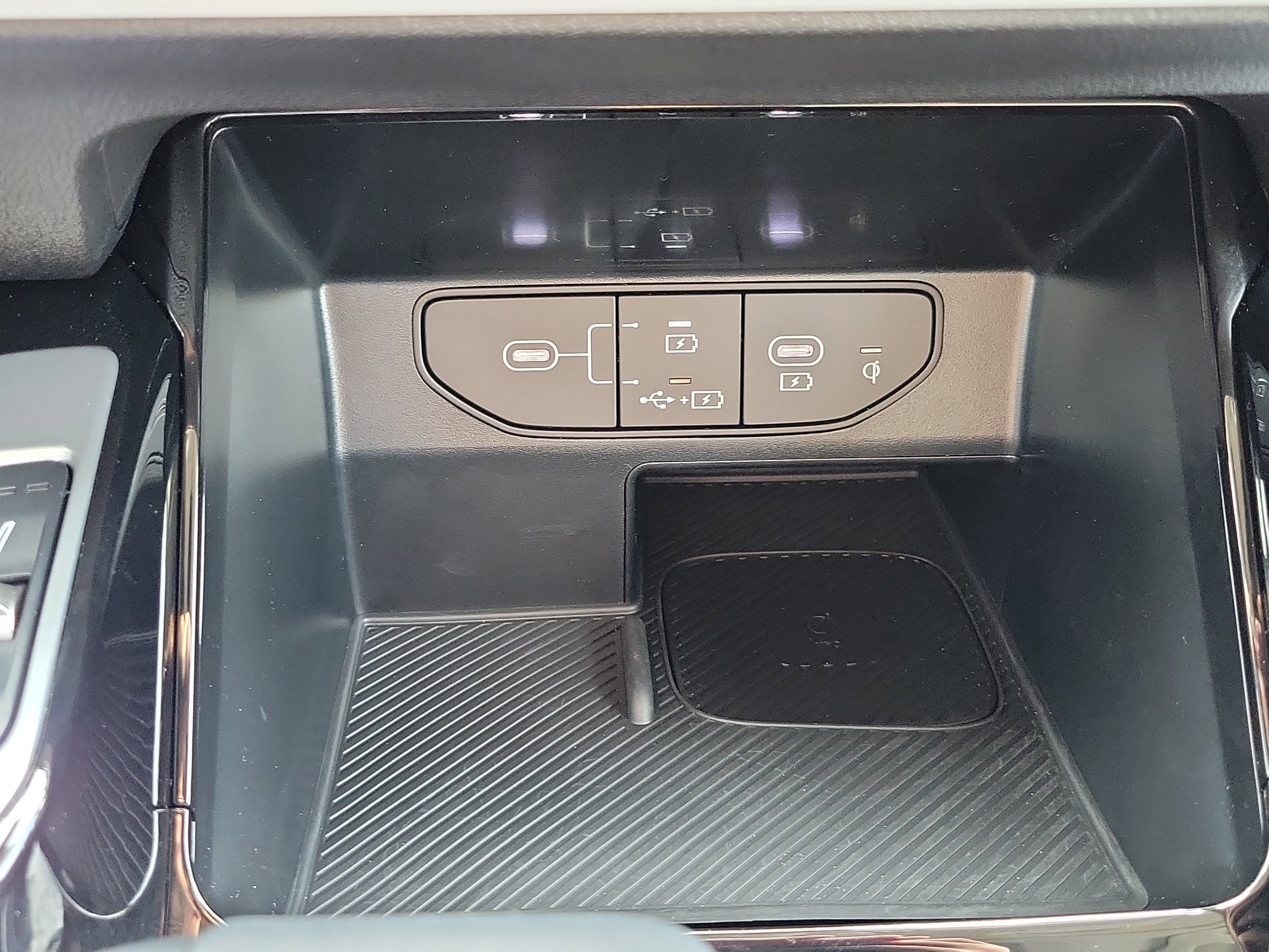 Used 2025 Kia Sorento SX image 37