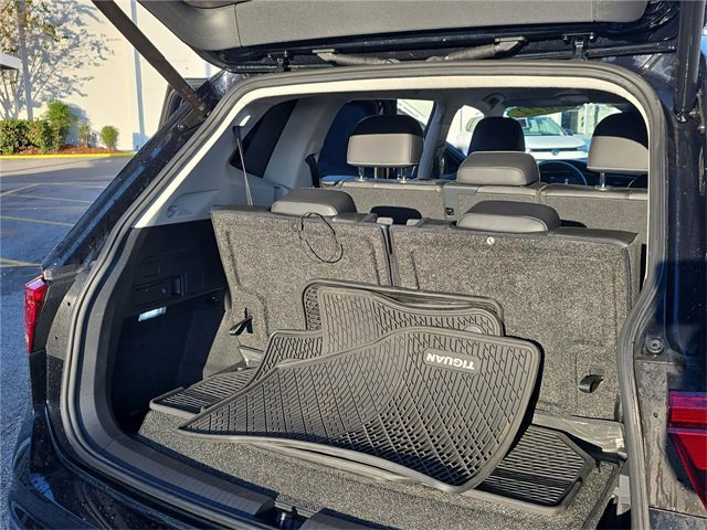 Used 2022 Volkswagen Tiguan SE image 28