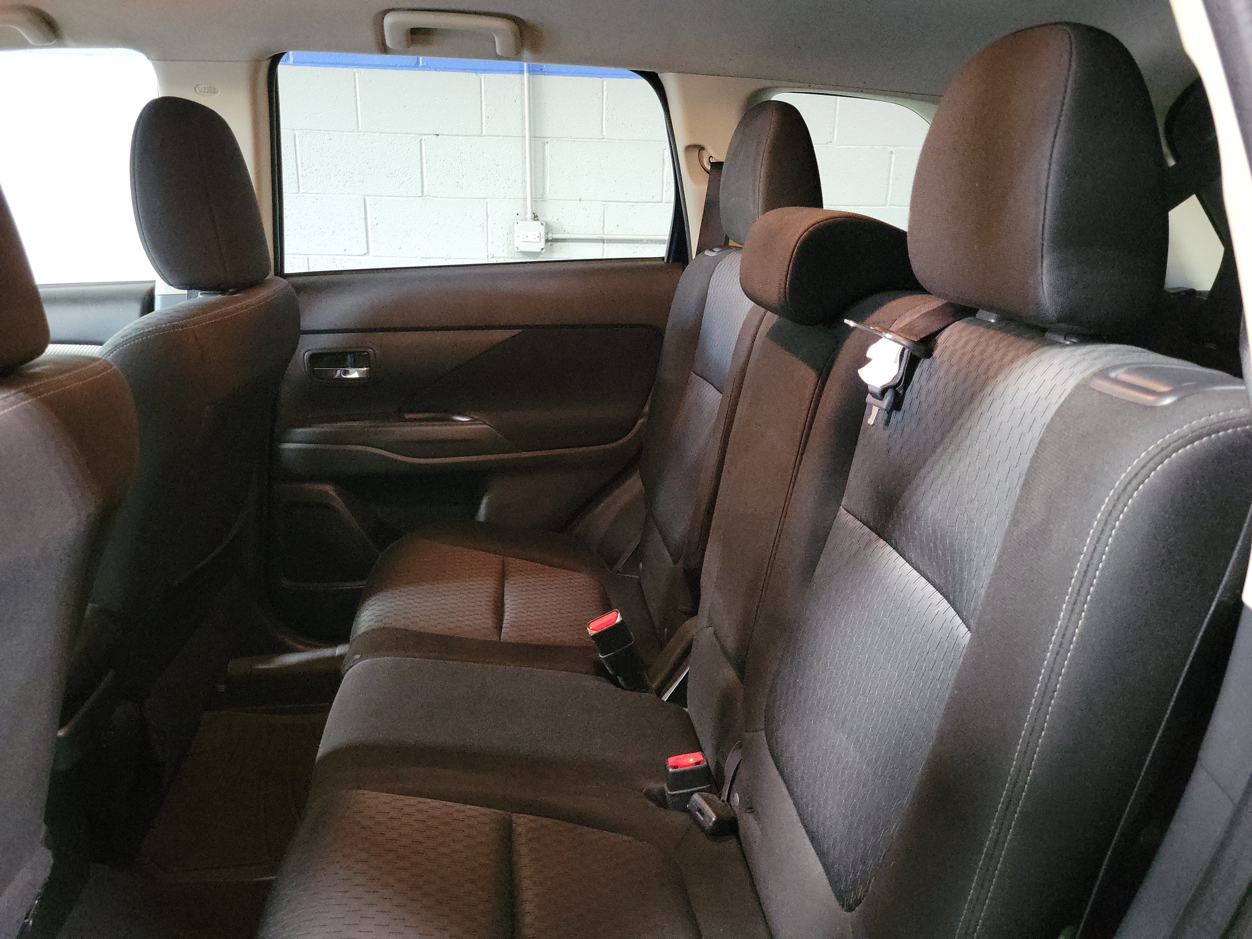 Used 2015 Mitsubishi Outlander ES FWD image 16