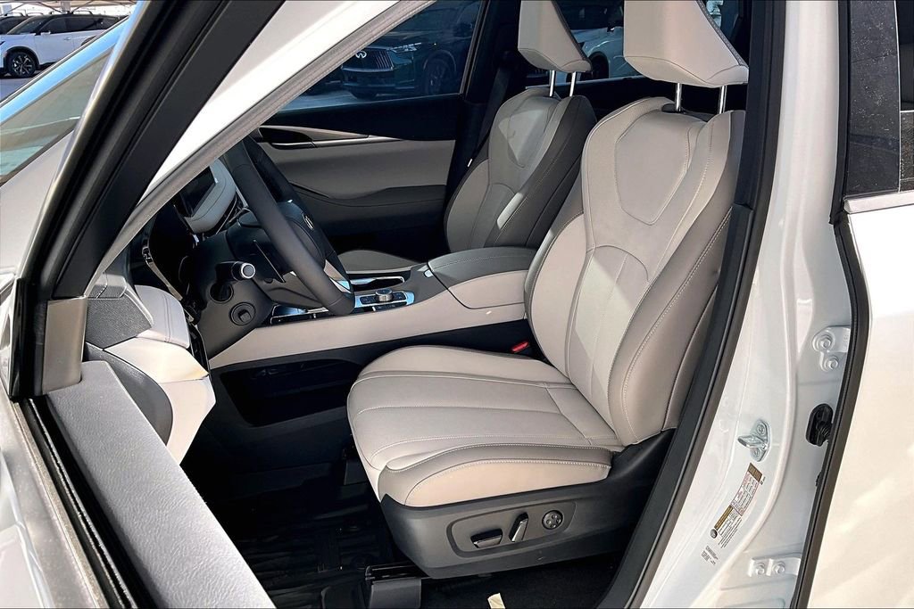 New 2026 INFINITI QX60 Luxe w/ Cargo Package FWD image 17