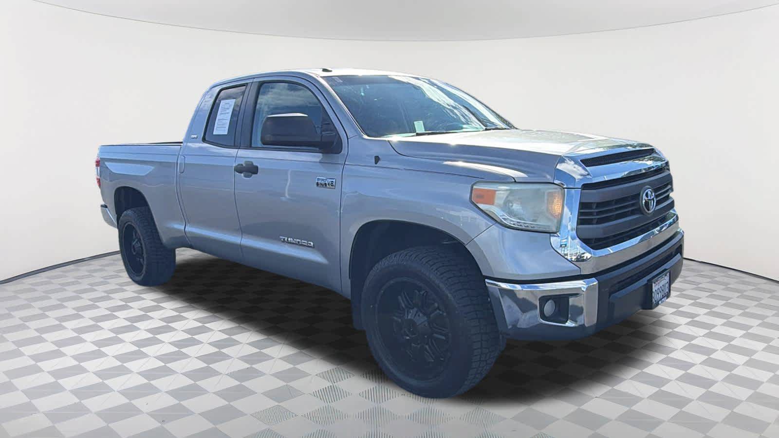 Used 2014 Toyota Tundra SR5 w/ SR5 Upgrade Package AWD/4WD video 3