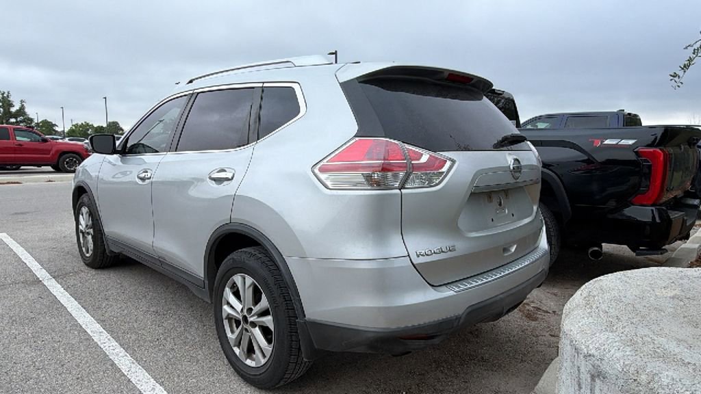 Used 2016 Nissan Rogue SV FWD image 7