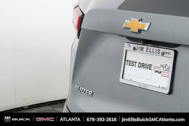 Used 2025 Chevrolet Blazer LT FWD image 33