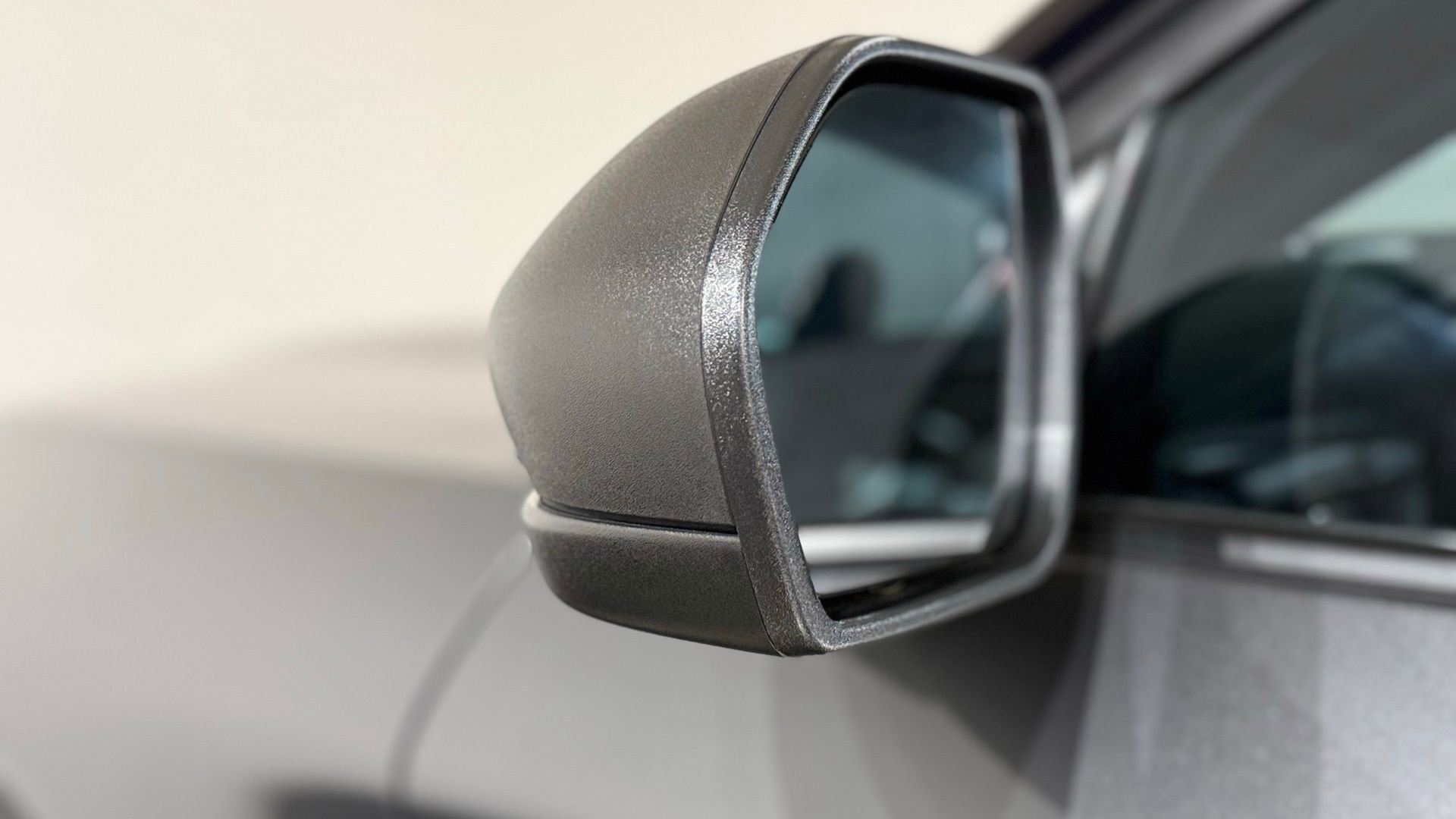 Used 2023 Ford Explorer XLT w/ Equipment Group 202A image 19