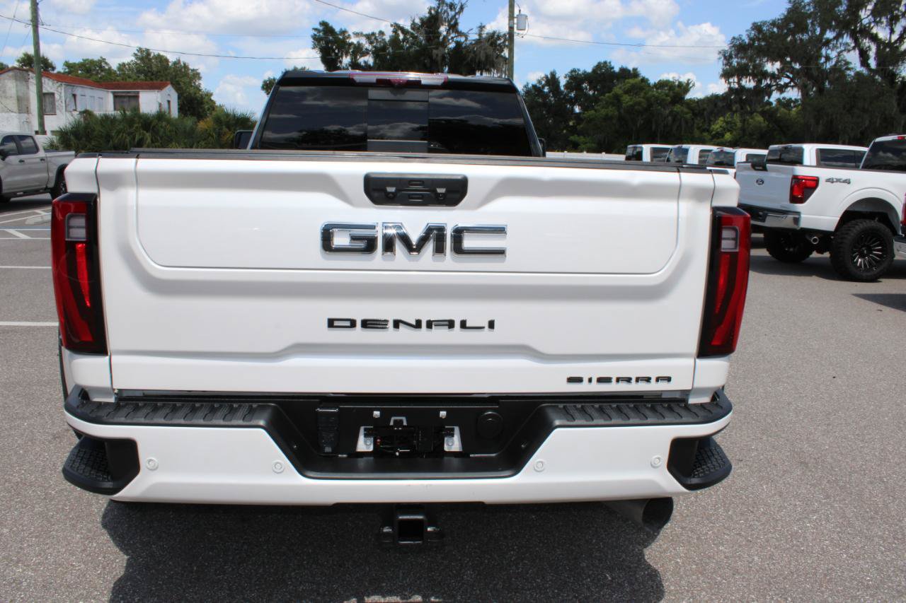 Used 2024 GMC Sierra 3500 Denali Ultimate AWD/4WD image 5