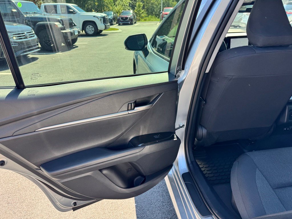 Used 2025 Toyota Camry LE FWD image 28