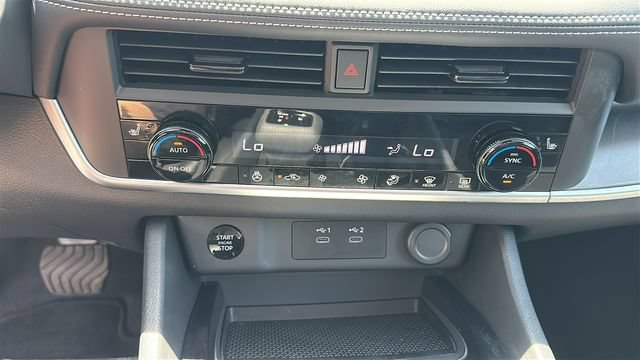 Used 2026 Nissan Rogue Dark Armor AWD/4WD image 12