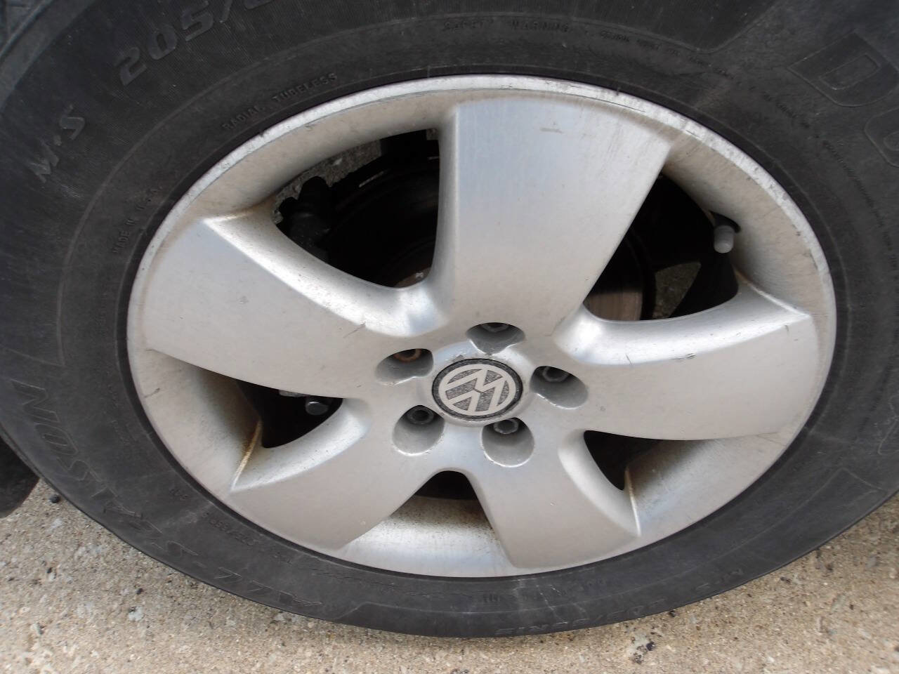 Used 2005 Volkswagen Jetta GLS image 32