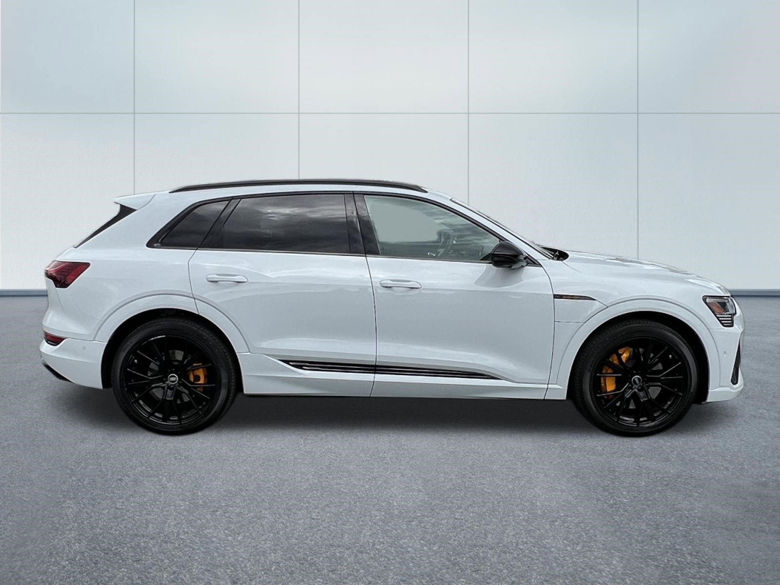 Used 2022 Audi e-tron Chronos AWD/4WD image 7