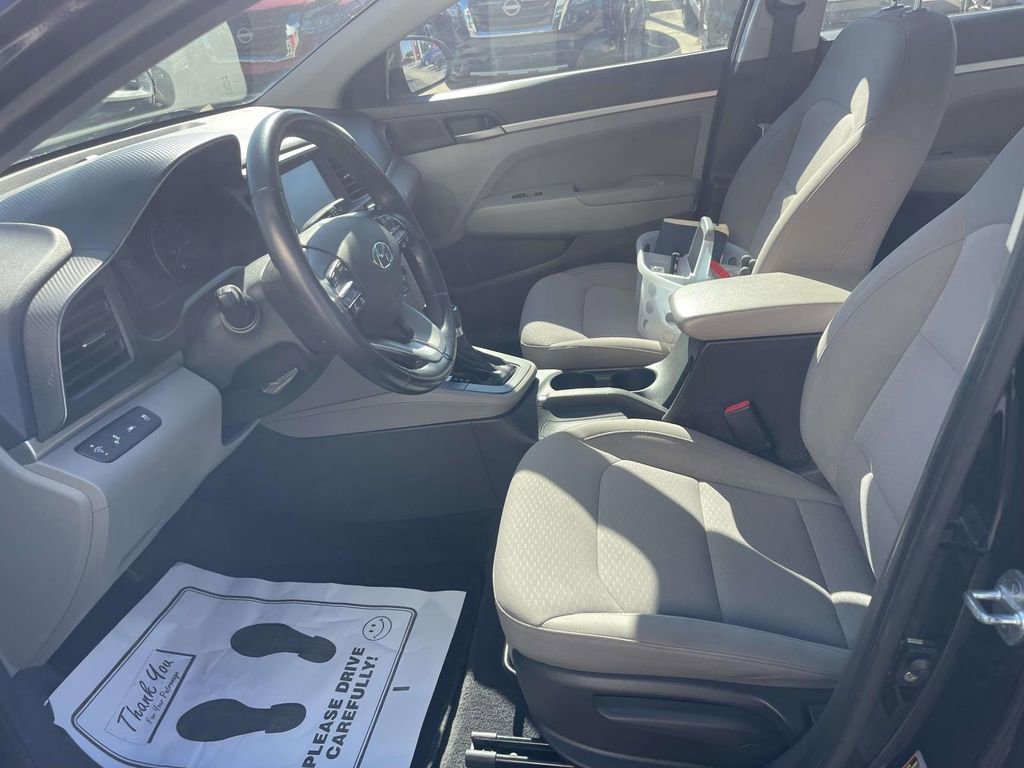 Used 2020 Hyundai Elantra Value Edition w/ Cargo Package (C1) image 16