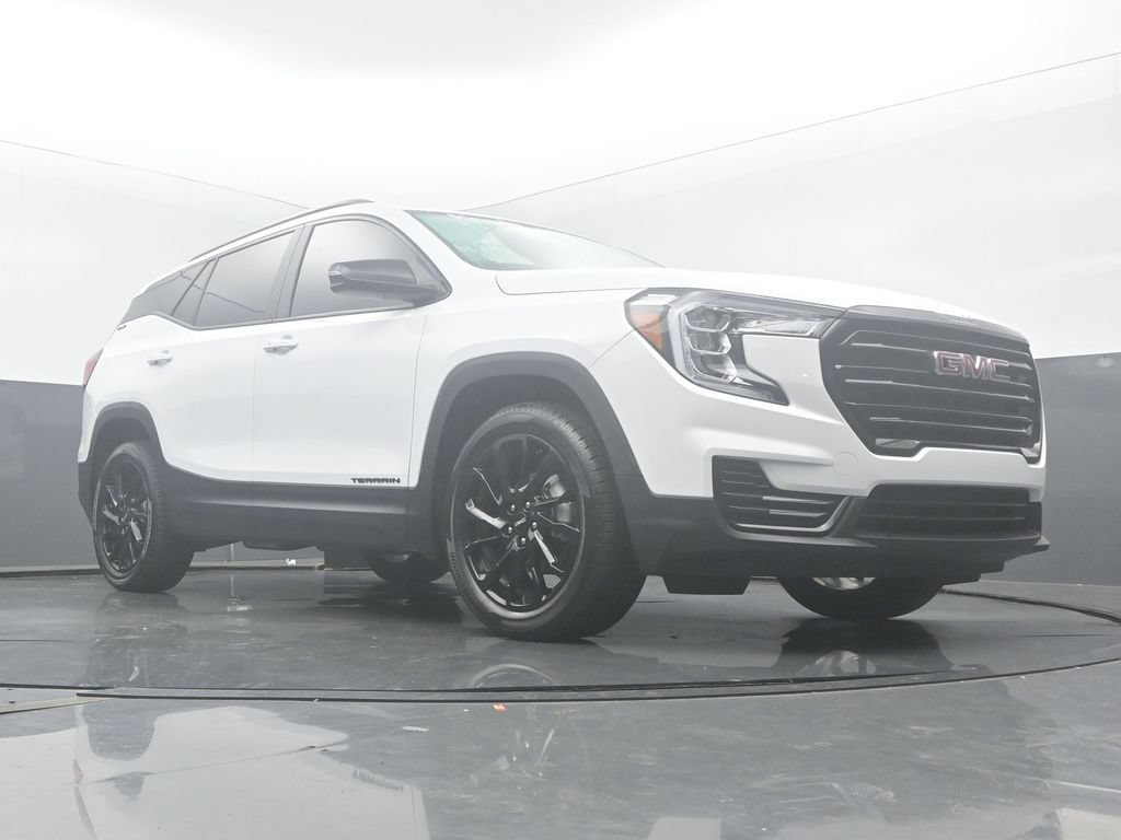 Used 2024 GMC Terrain SLE w/ Driver Convenience Package FWD image 51