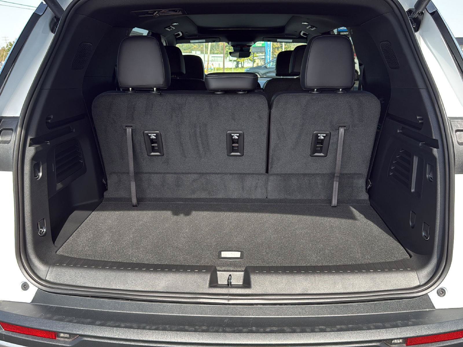 New 2026 Chevrolet Traverse LT w/ Sun and Wheel Package AWD/4WD image 26