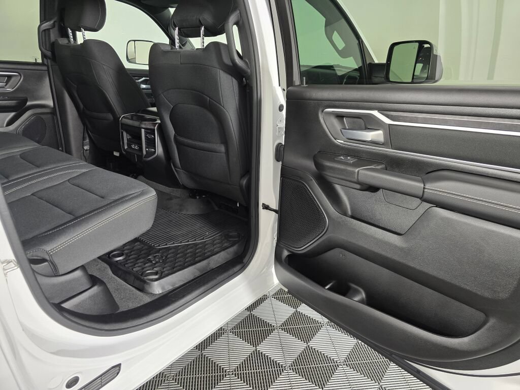 Used 2023 RAM 1500 Big Horn AWD/4WD image 36