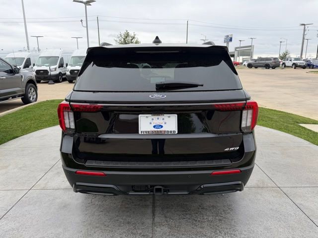 Certified 2025 Ford Explorer ST-Line AWD/4WD image 5