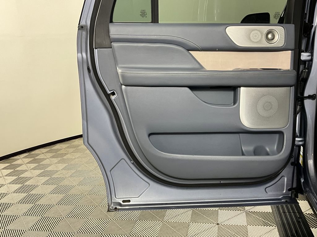 Used 2021 Lincoln Navigator L Black Label w/ Cargo Convenience Package AWD/4WD image 27