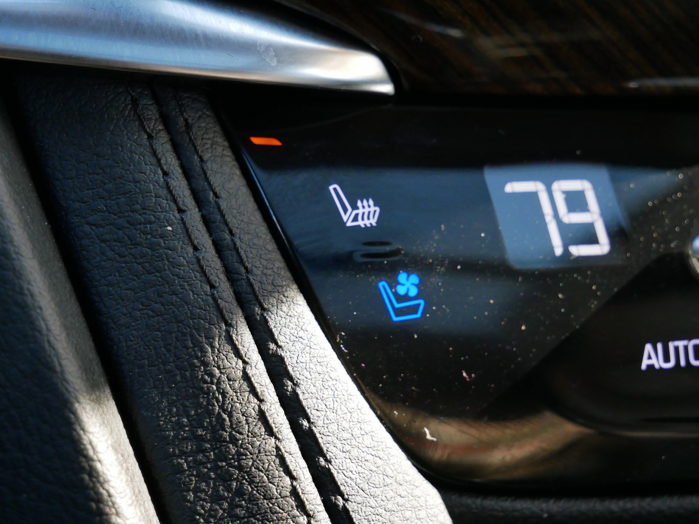 Used 2024 Cadillac XT6 Sport w/ Platinum Package image 21