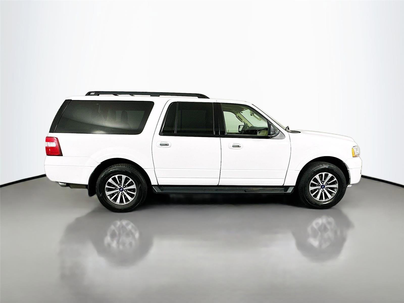 Used 2017 Ford Expedition EL XLT w/ Equipment Group 202A AWD/4WD image 17