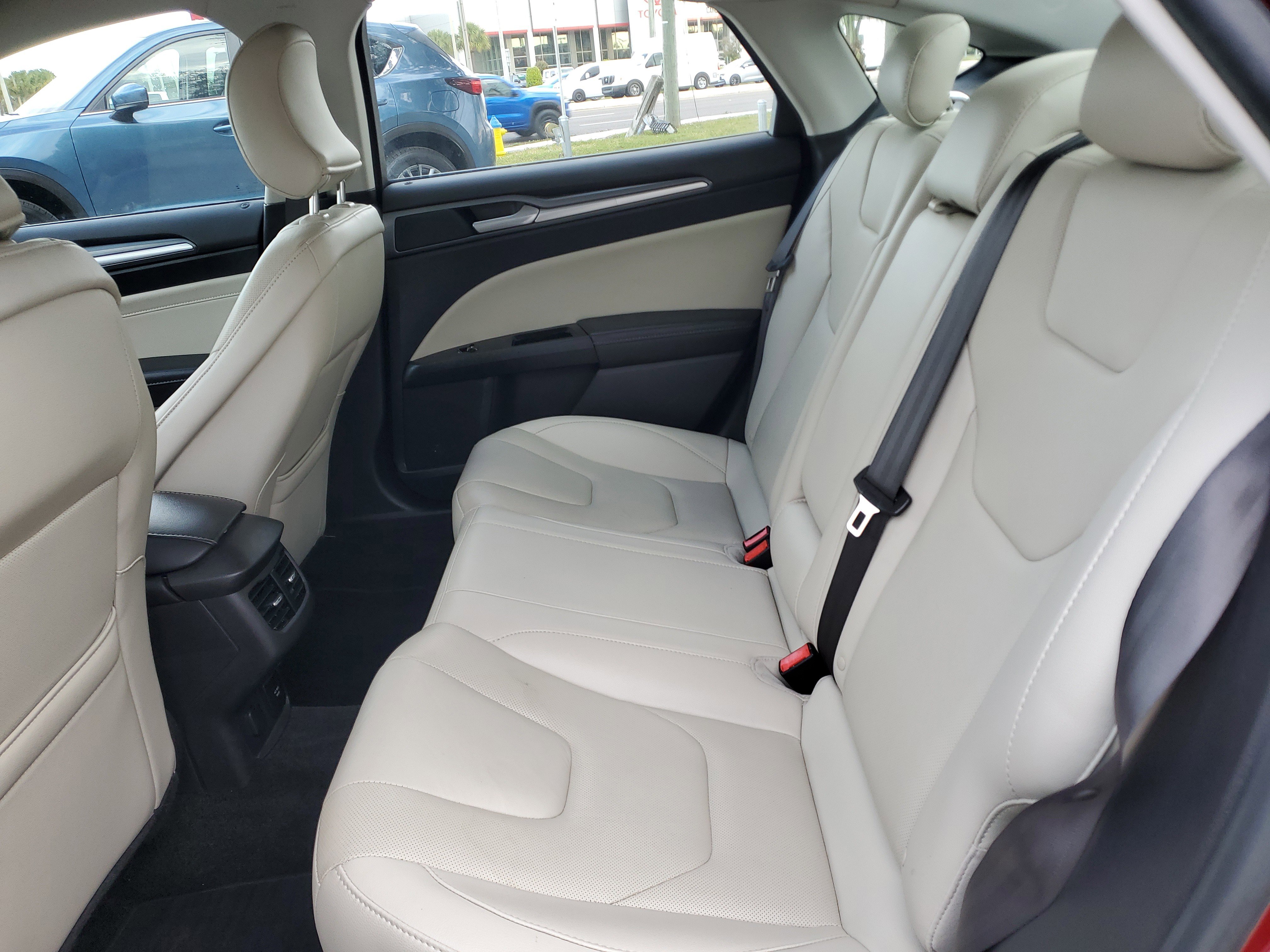 Used 2015 Ford Fusion Energi Titanium w/ Driver Assist Package image 11