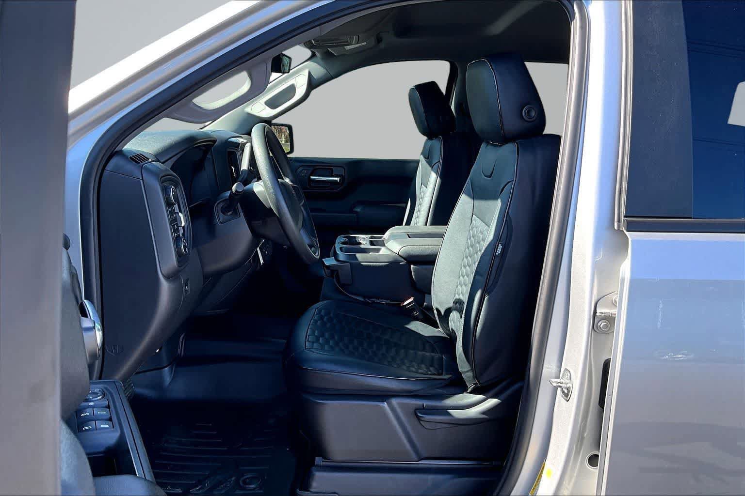 Used 2021 Chevrolet Silverado 1500 Custom w/ LPO, Dark Essentials Package AWD/4WD image 11