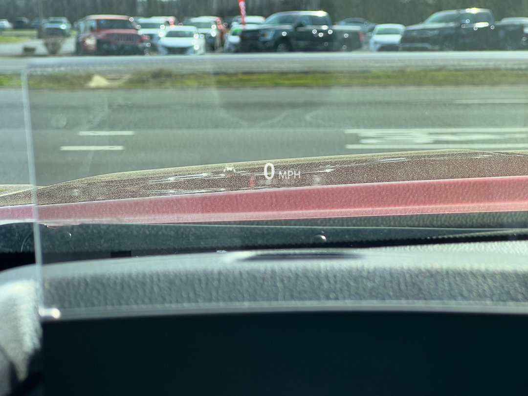 Used 2023 GMC Terrain SLT w/ Tech Package image 29