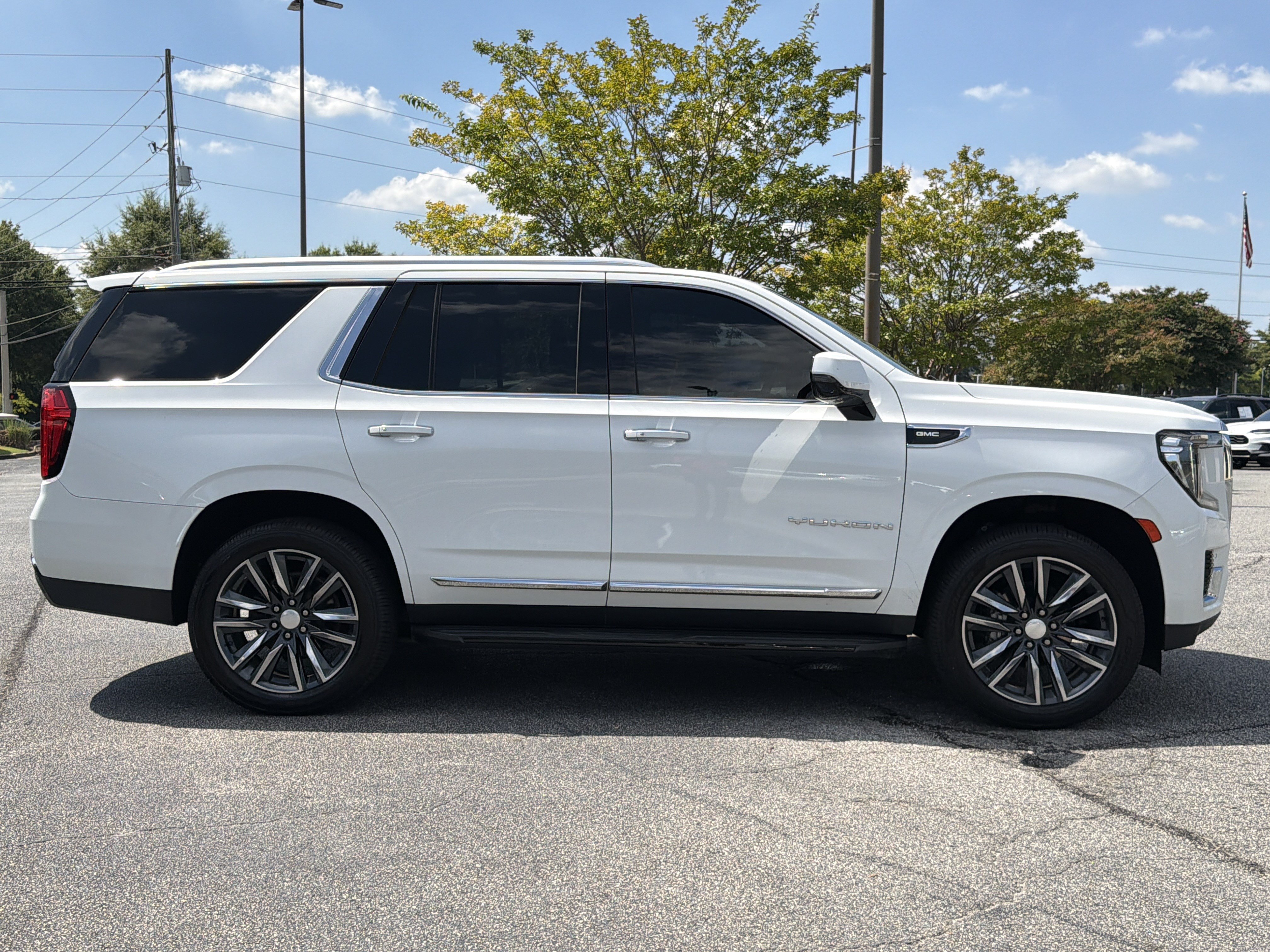 Used 2021 GMC Yukon SLT w/ SLT Premium Package RWD image 29