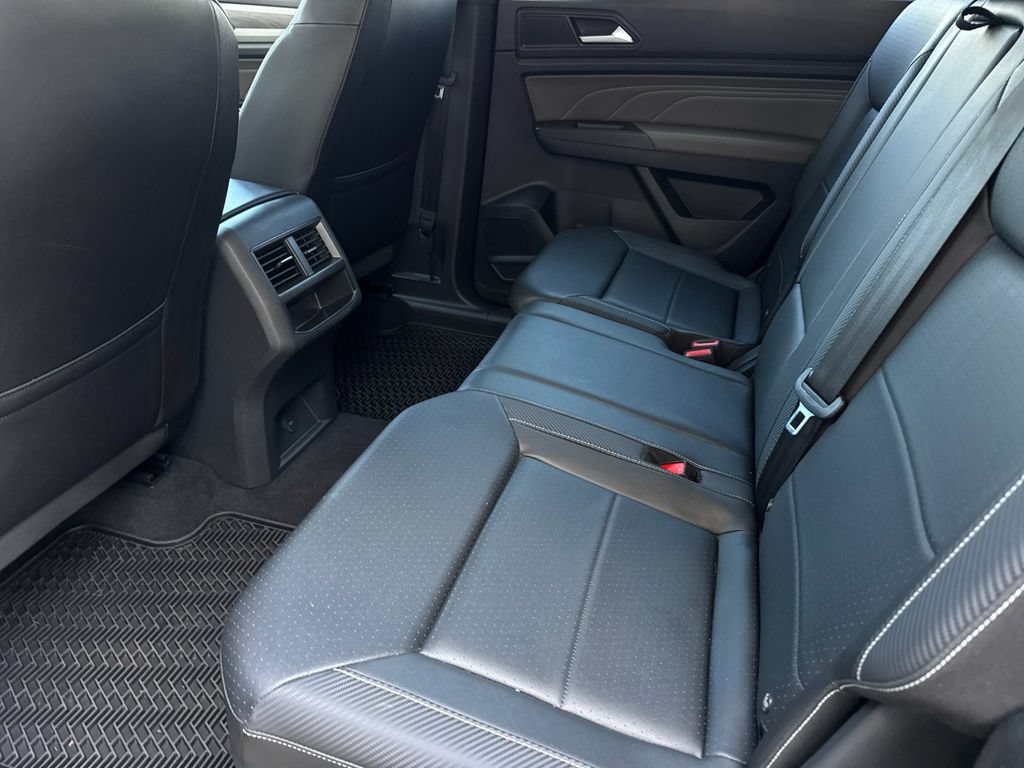 Used 2023 Volkswagen Atlas Cross Sport SE FWD image 12