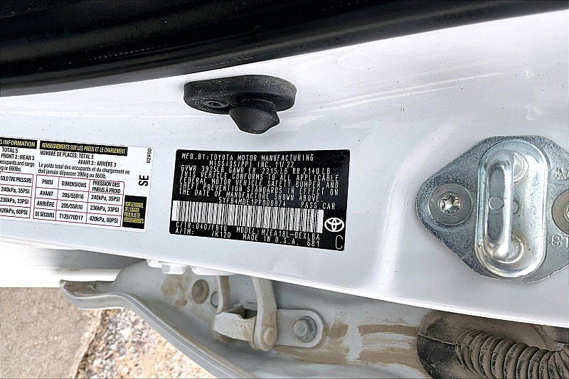 Used 2023 Toyota Corolla LE FWD image 18