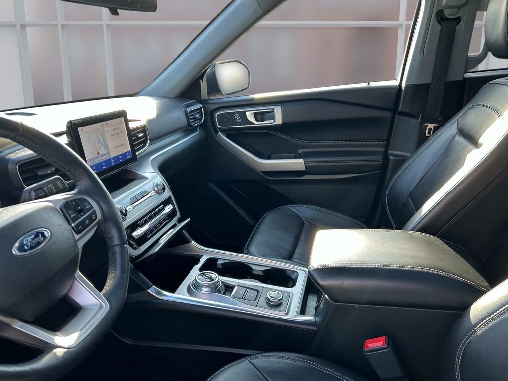 Used 2022 Ford Explorer XLT w/ Equipment Group 202A image 23