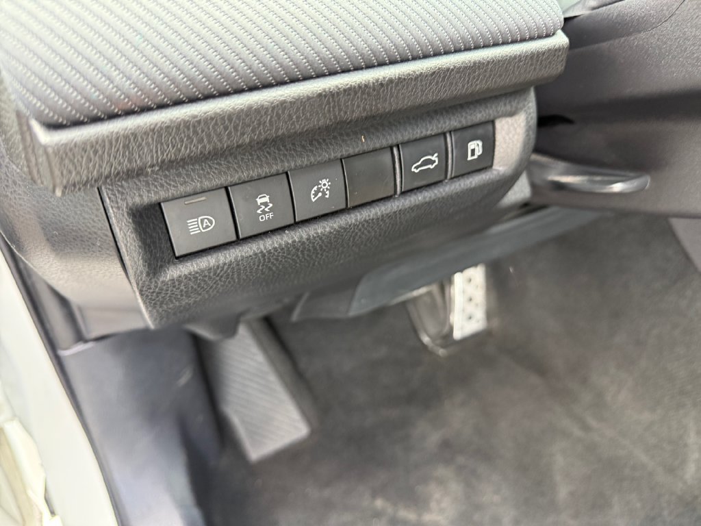 Used 2025 Toyota Camry SE FWD image 27