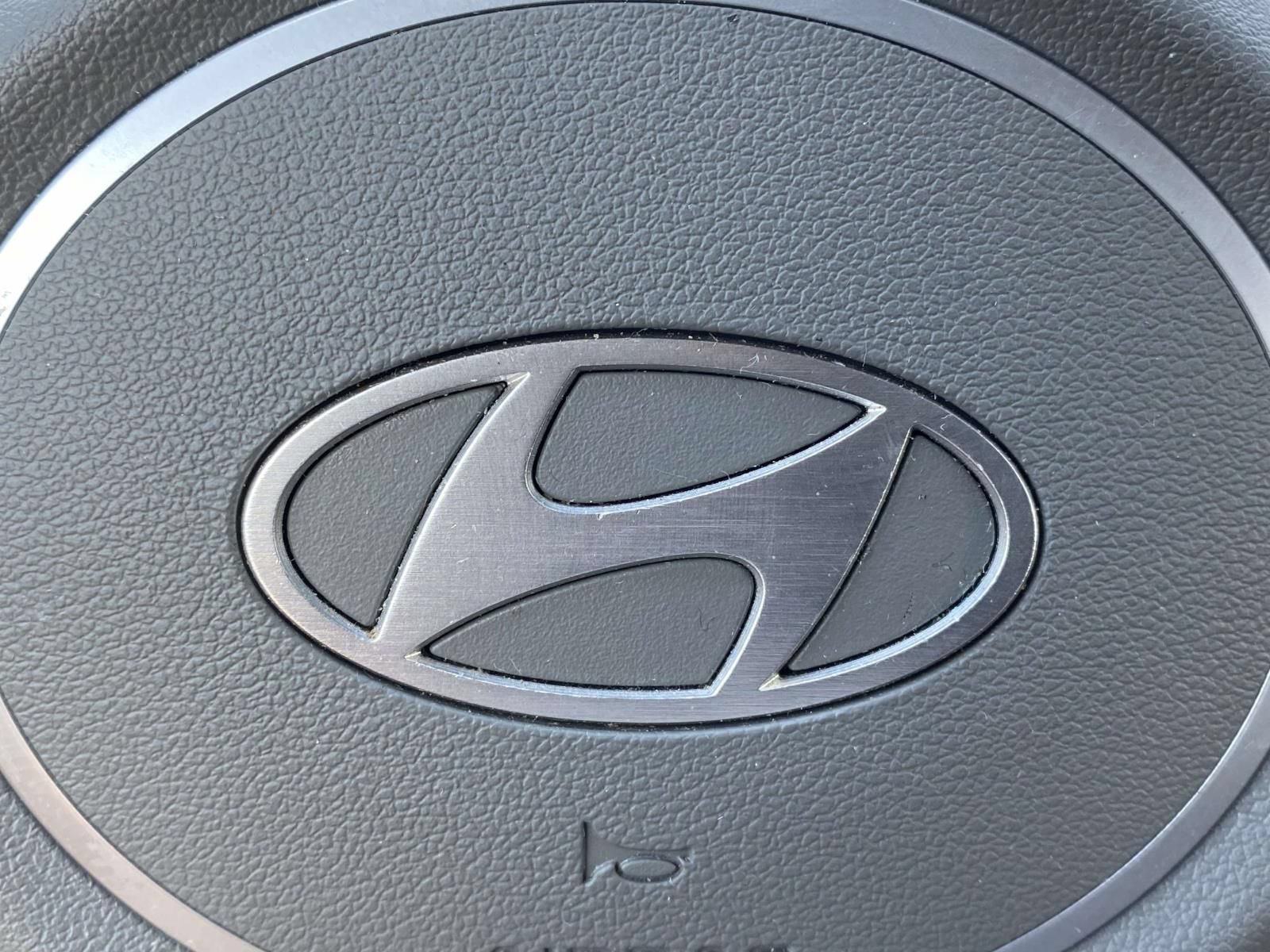 Used 2024 Hyundai Elantra SEL FWD image 26