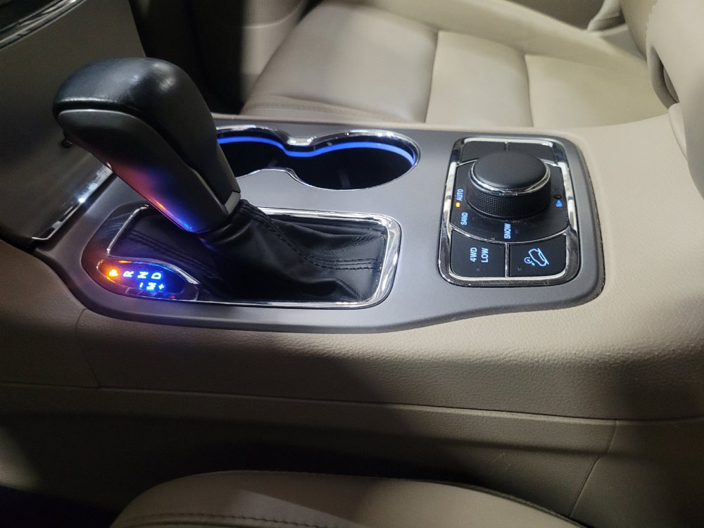 Used 2020 Jeep Grand Cherokee Limited AWD/4WD image 26