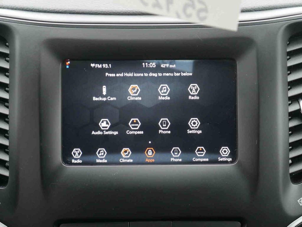 Used 2019 Jeep Cherokee Latitude w/ Popular Appearance Group image 7