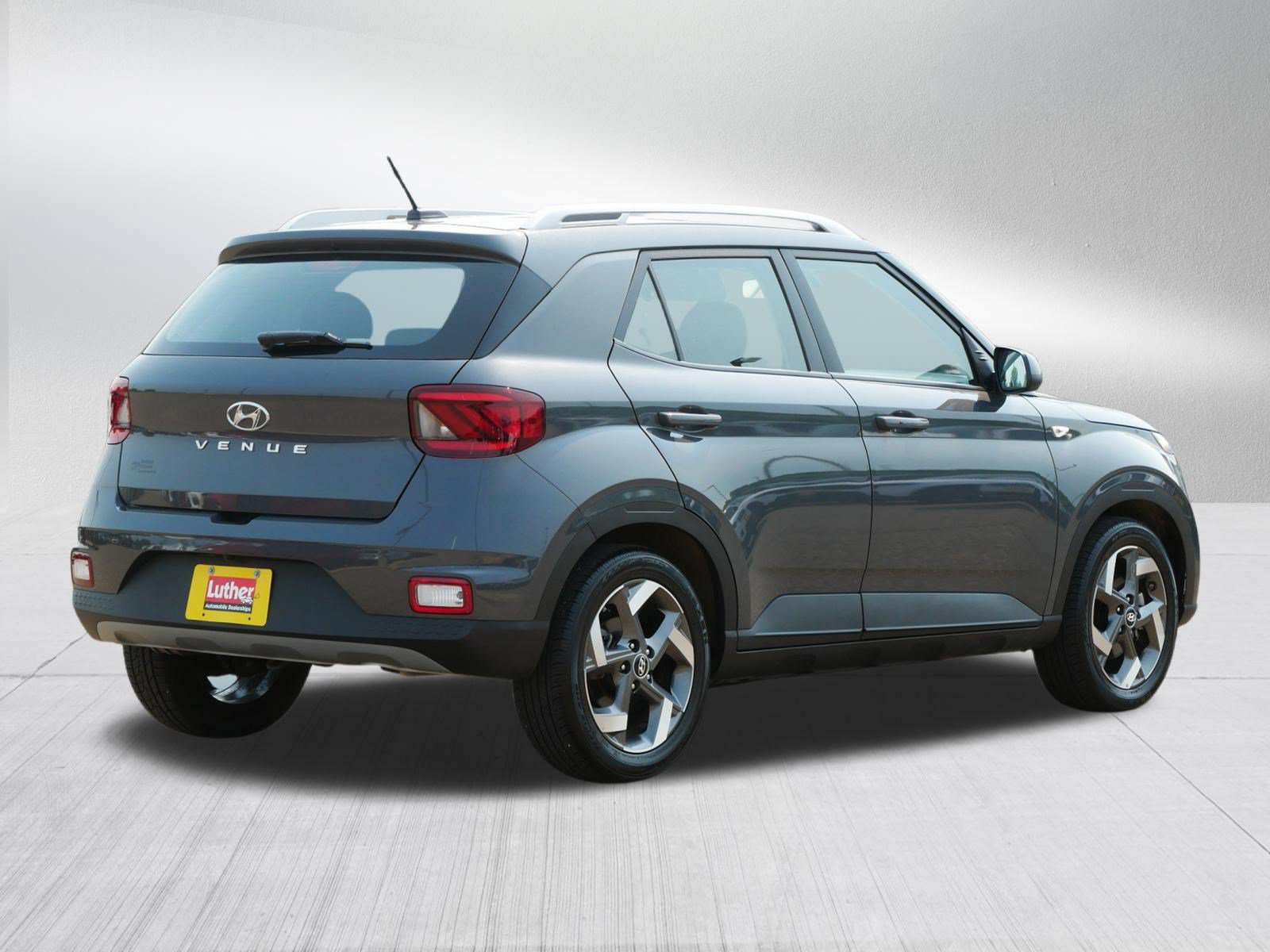 Used 2025 Hyundai Venue SEL FWD image 7
