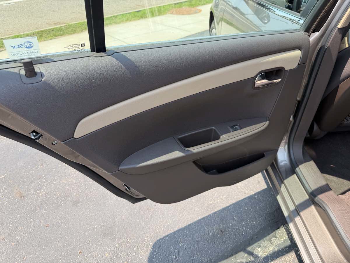 Used 2011 Chevrolet Malibu LS FWD image 14