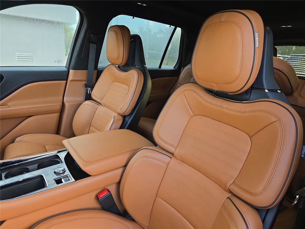New 2025 Lincoln Aviator Black Label w/ Jet Appearance Package image 21