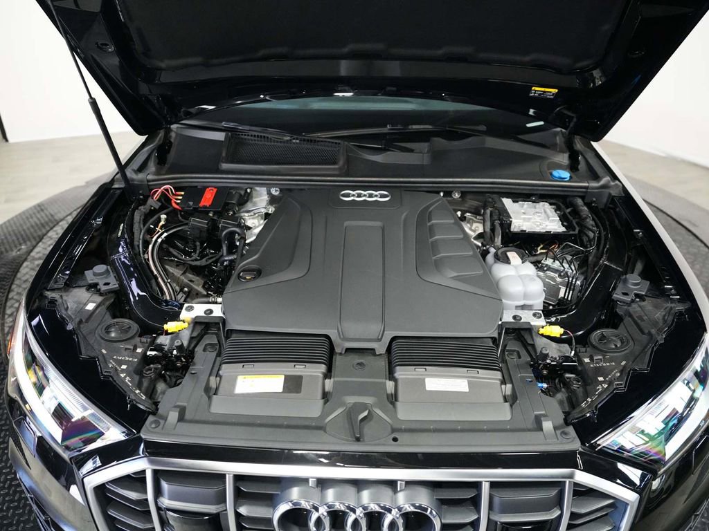 Used 2023 Audi Q7 2.0T Premium w/ Convenience Package AWD/4WD image 46
