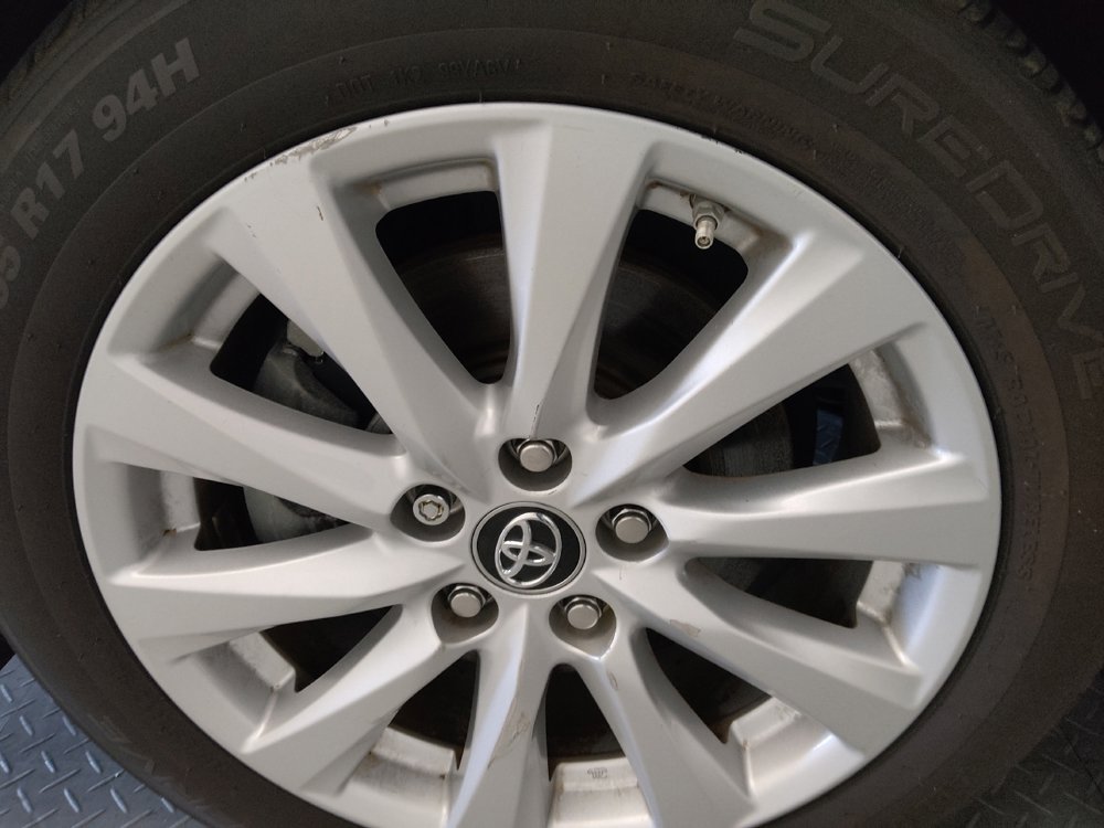 Used 2019 Toyota Camry LE FWD image 31