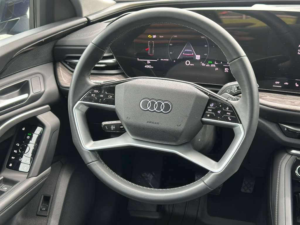 Used 2025 Audi Q5 Premium w/ Convenience Package AWD/4WD image 12