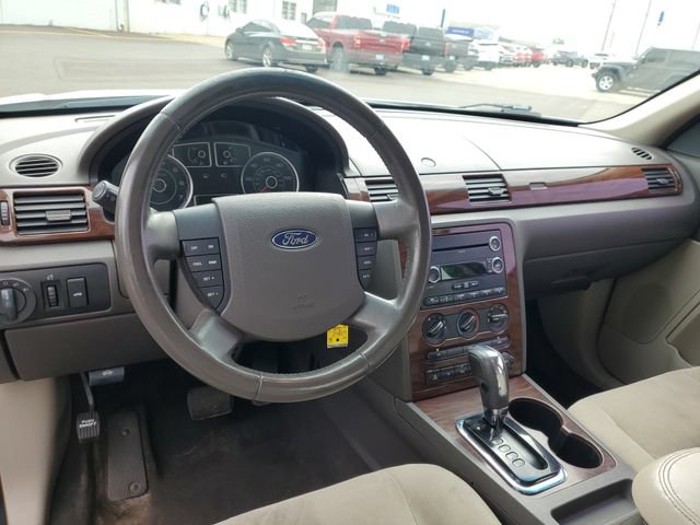 Used 2008 Ford Taurus SEL FWD image 13