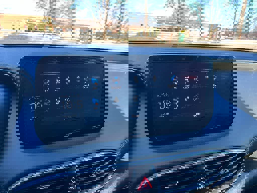 Used 2023 Hyundai Santa Fe SEL image 31