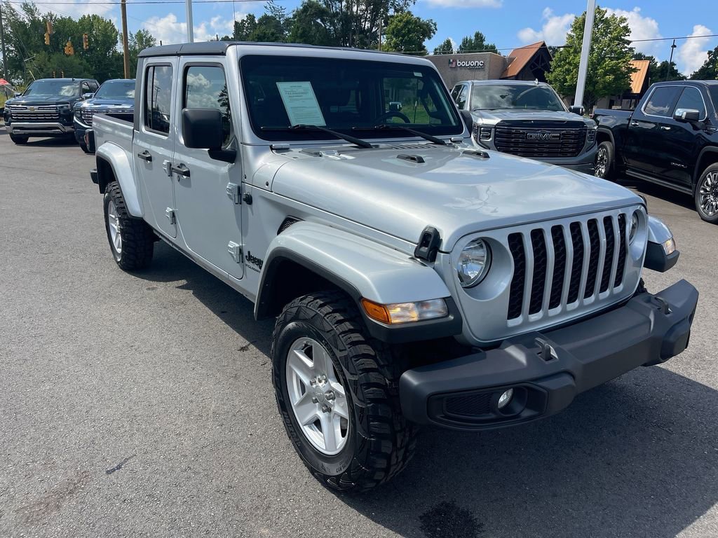 Used 2023 Jeep Gladiator Sport image 7