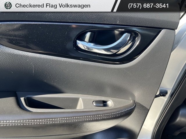 Used 2021 Nissan Rogue Sport SV image 24