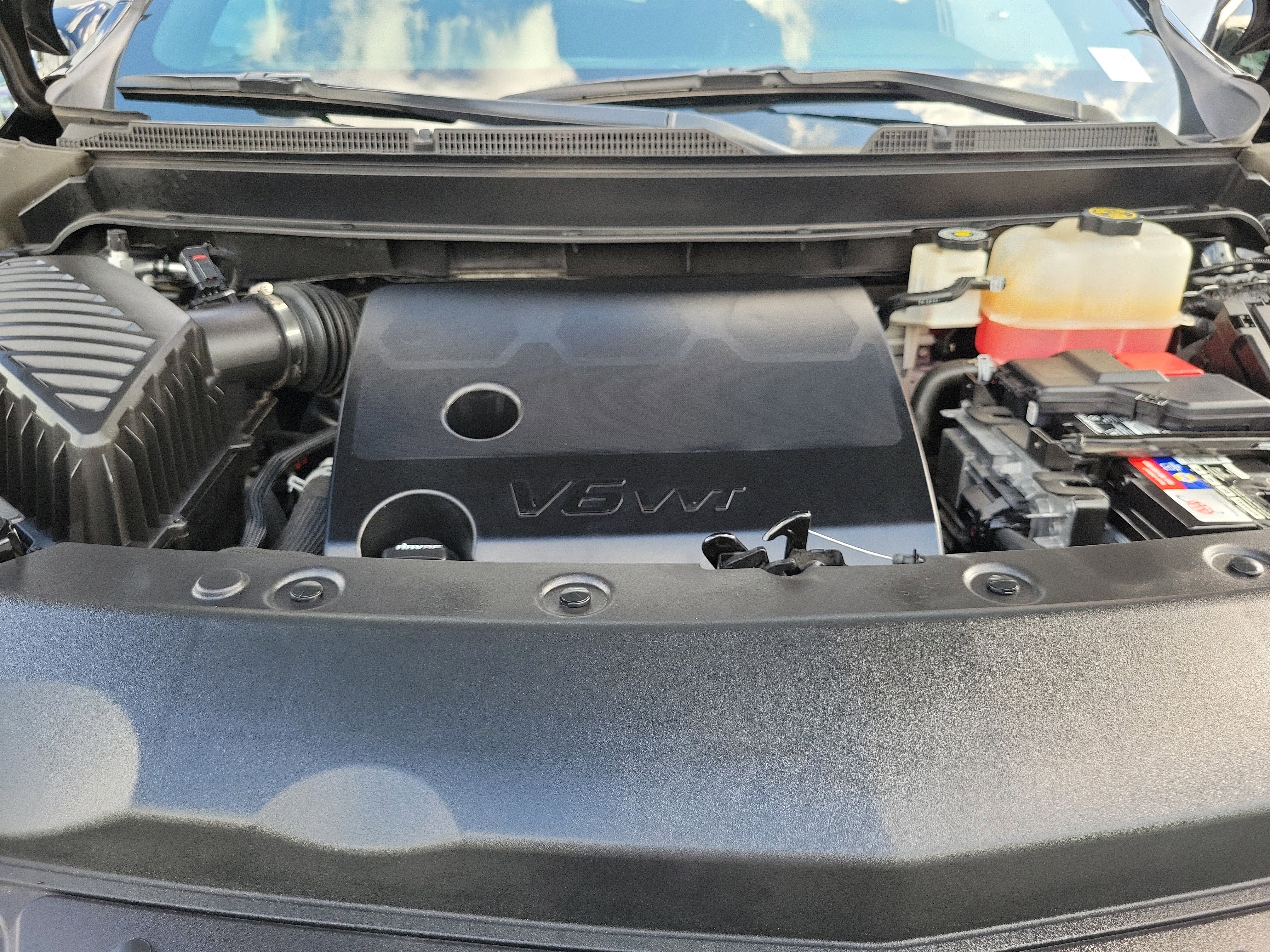 Used 2022 Buick Enclave Essence FWD image 27