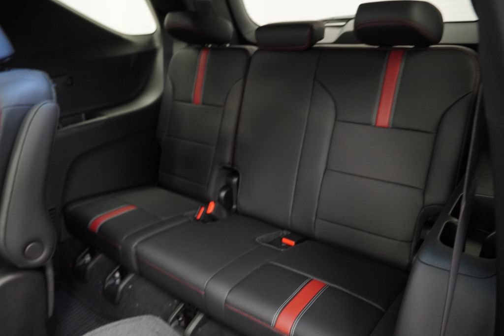 New 2027 Chevrolet Traverse RS w/ LPO, Floor Liner Package AWD/4WD image 13