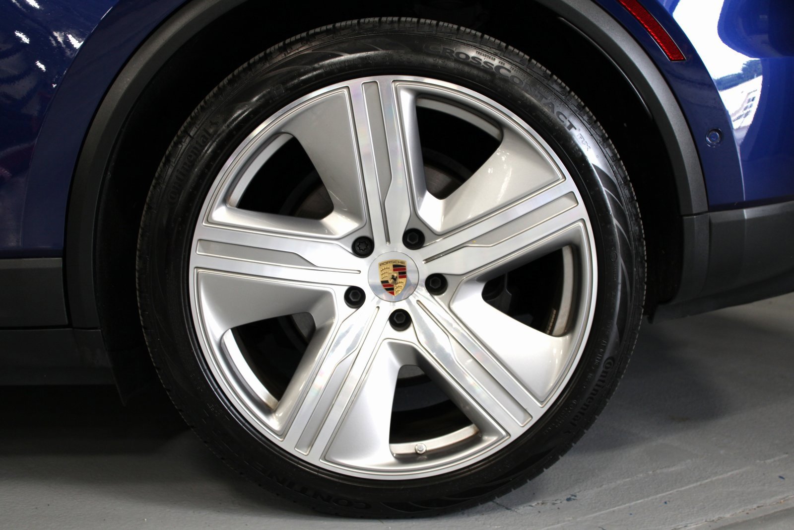 Certified 2024 Porsche Macan 4 Electric image 12