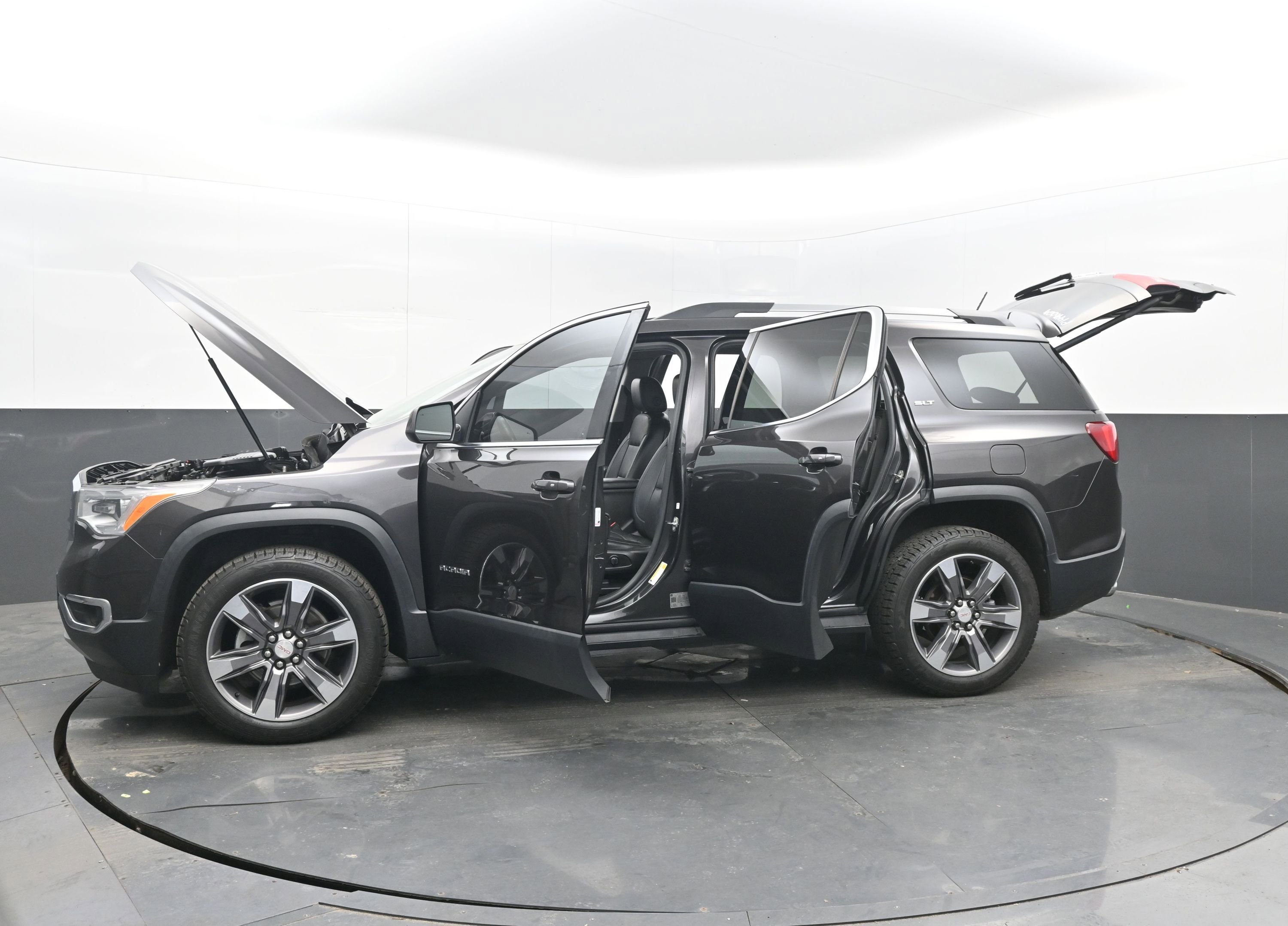 Used 2019 GMC Acadia SLT w/ LPO, Floor Liner Package image 39