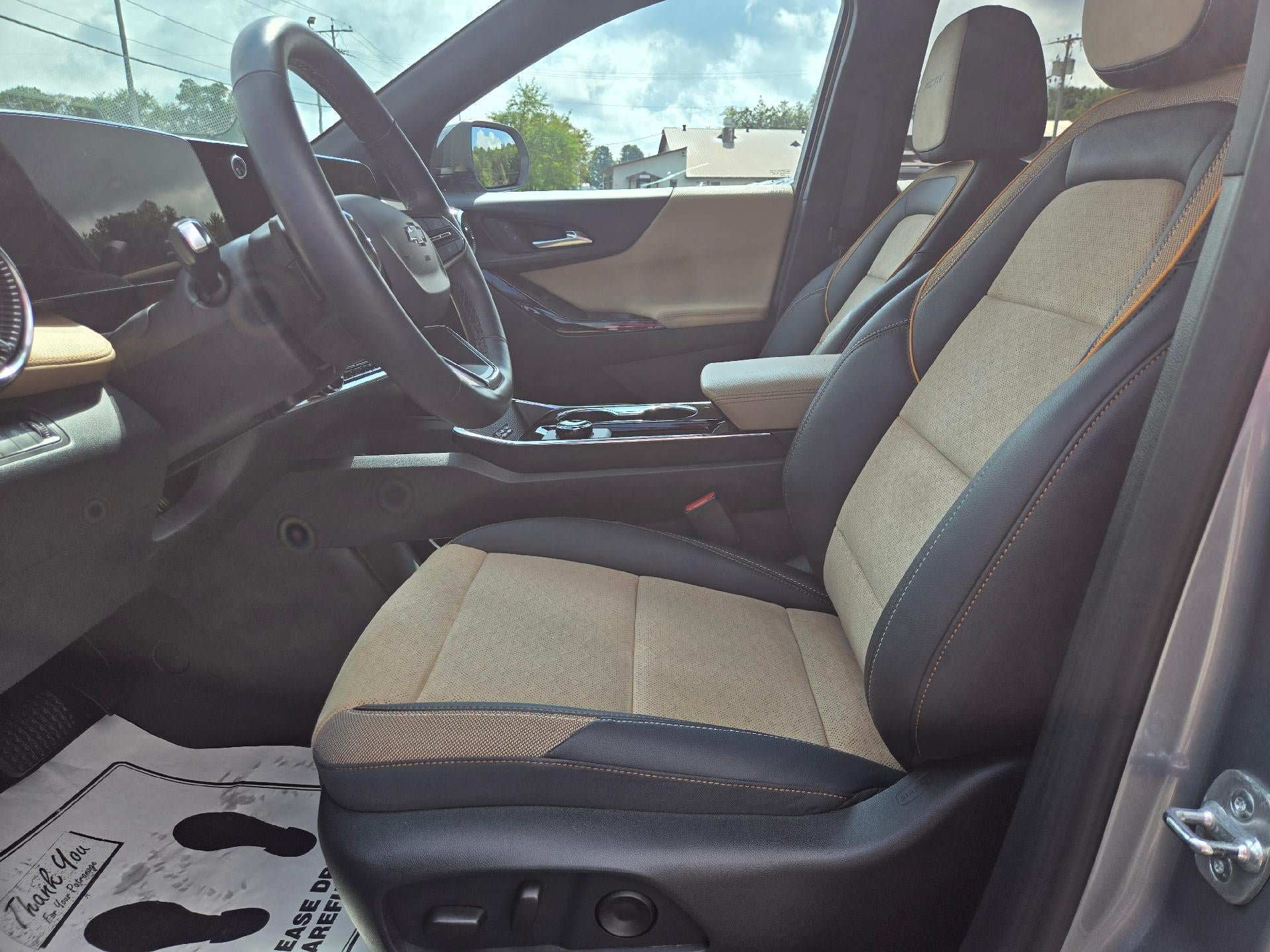 Used 2026 Chevrolet Equinox ACTIV w/ Convenience Package III AWD/4WD image 9