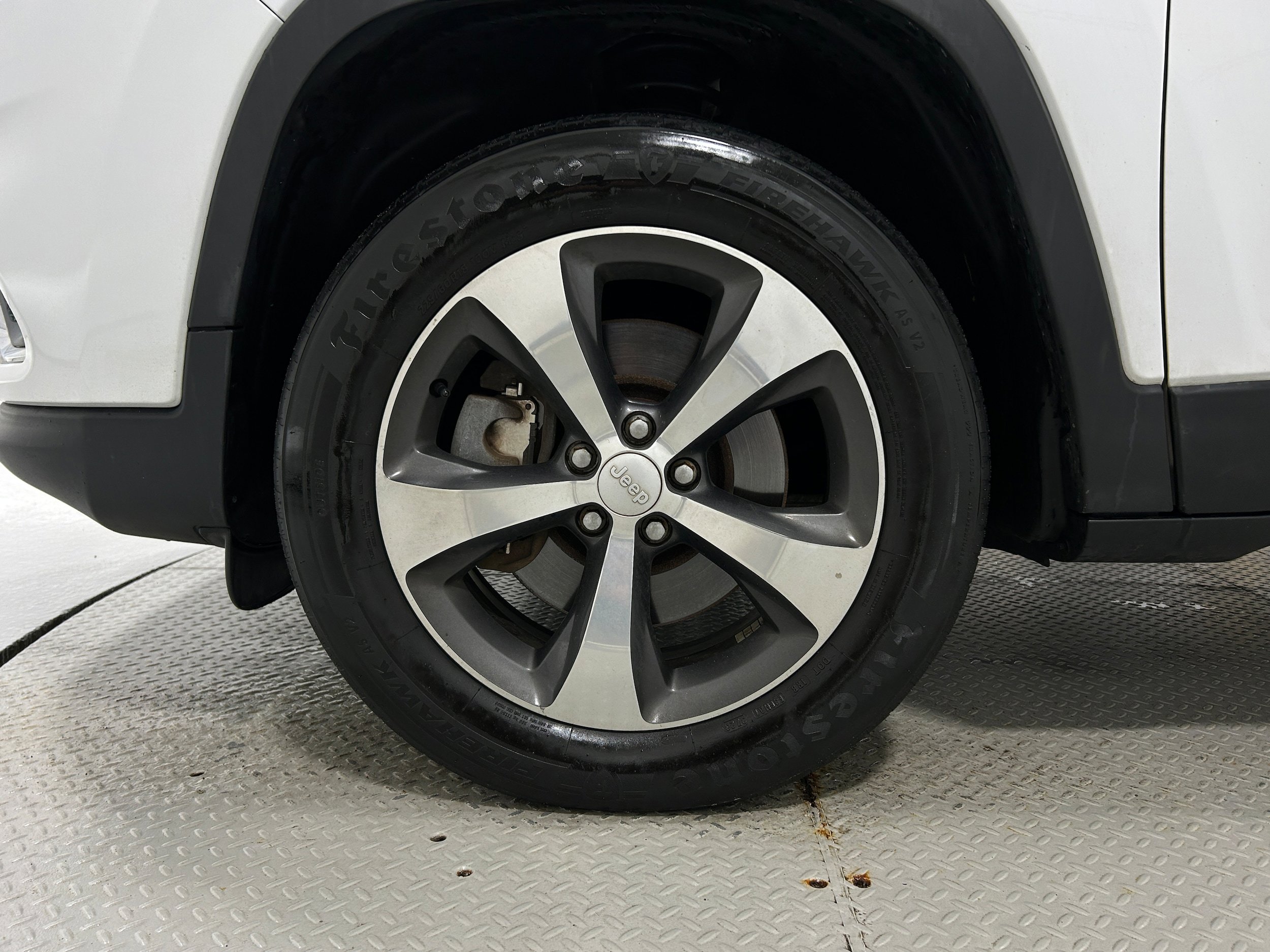 Used 2019 Jeep Cherokee Limited AWD/4WD image 39